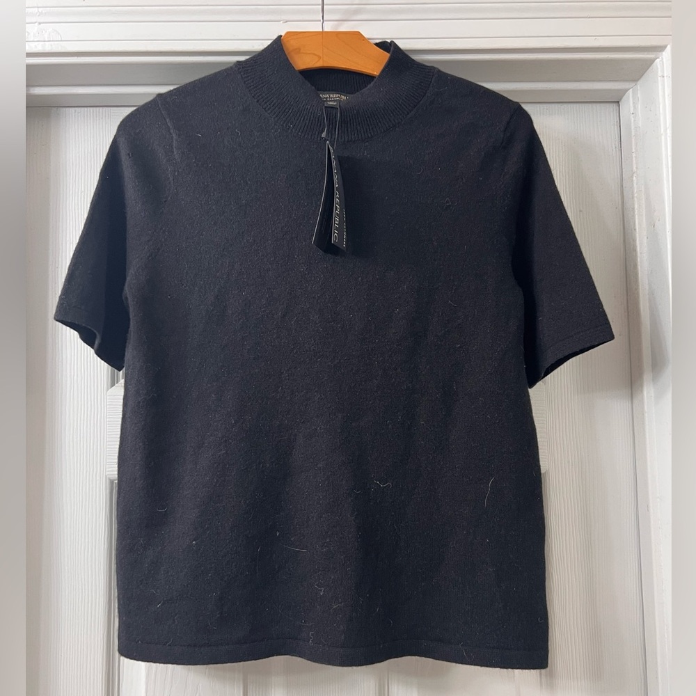 NWT Banana Republic Black Cashmere Short Sleeve Sweater - Size Medium
